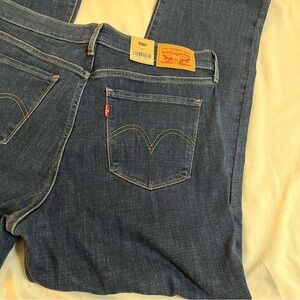 NWT Levi's Classic Straight Leg Jeans 12M/31